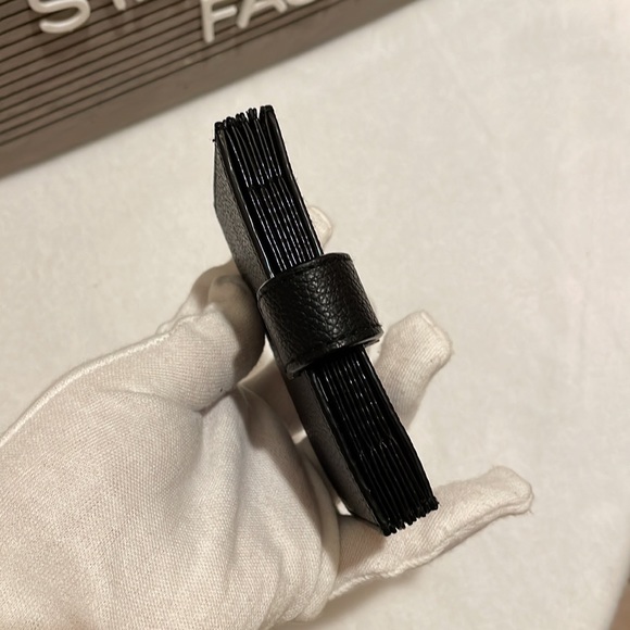 NWT- Victoria Secret Card holder - Picture 3 of 12